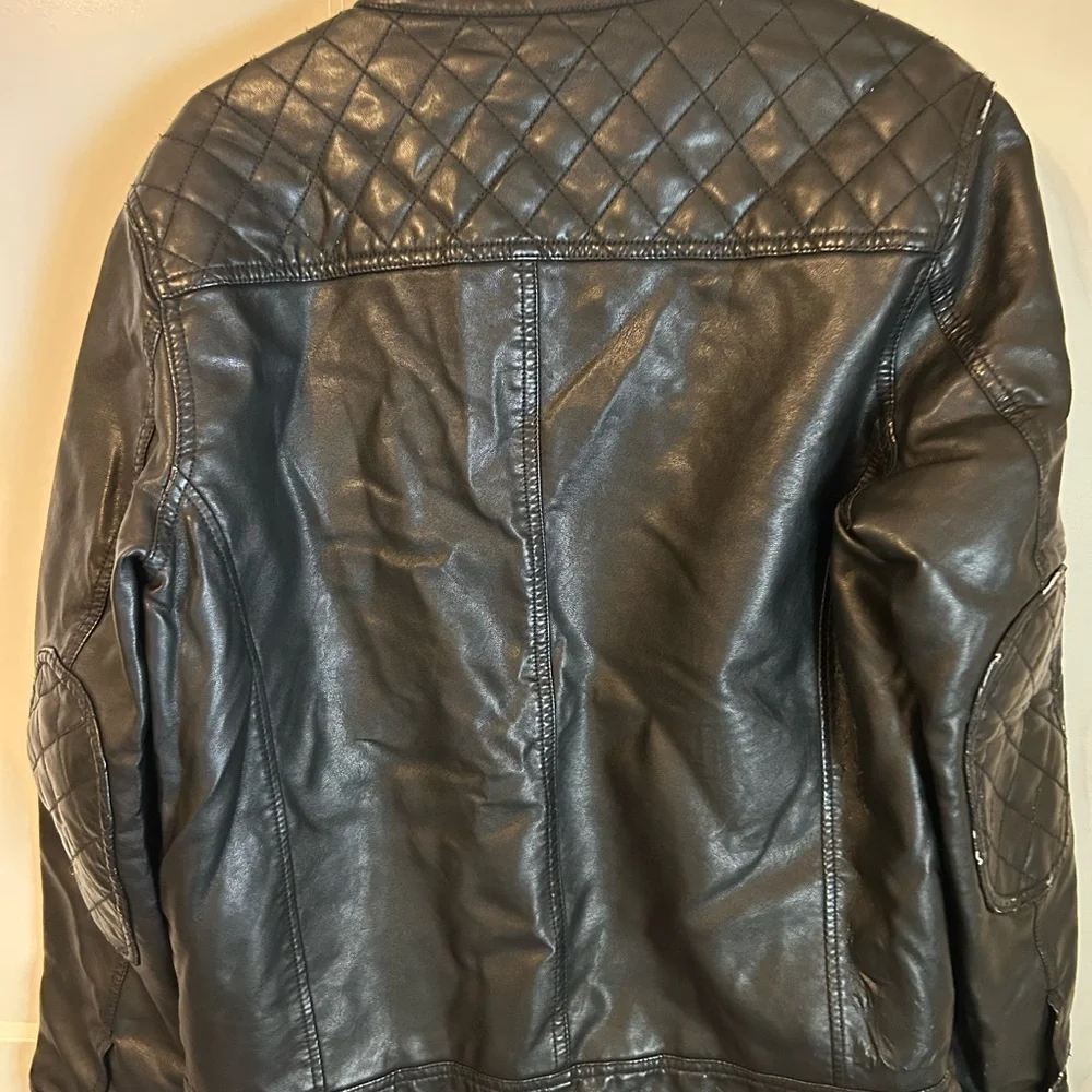 Apt. 9 Women's Classic Black Leather Jacket - Picture 4 of 5